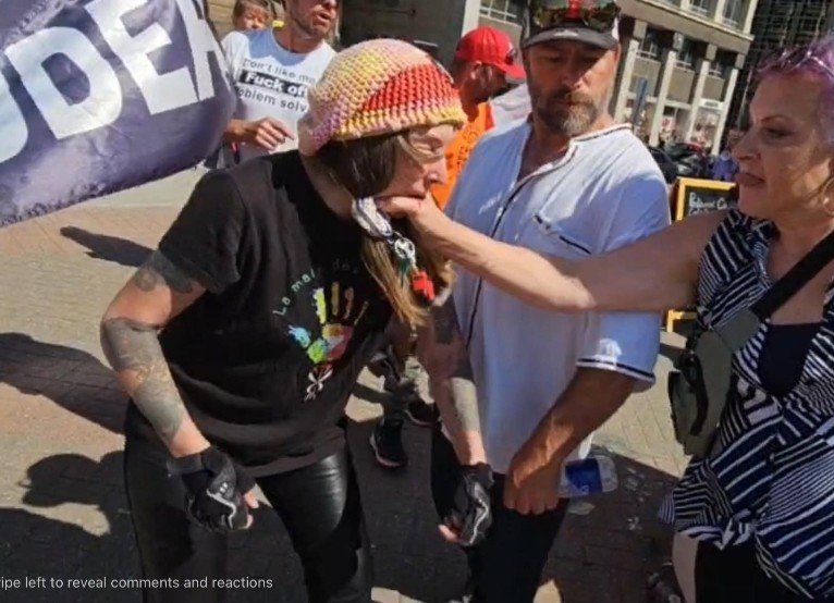 DNArigged's tweet photo. Mimi, a #WellingtonDipshit garbage remnants from the #Ottawa #Occupation trying to steal my purse on September 2, 2023 after she sliced that same hand open with a broken piece of glass.
Don't fuck with me. I'm not playing.
#EverybodyUpItsTime
#GoHomeTerrorists
#FAFO
#convoy https://t.co/fhRwZCfGHf