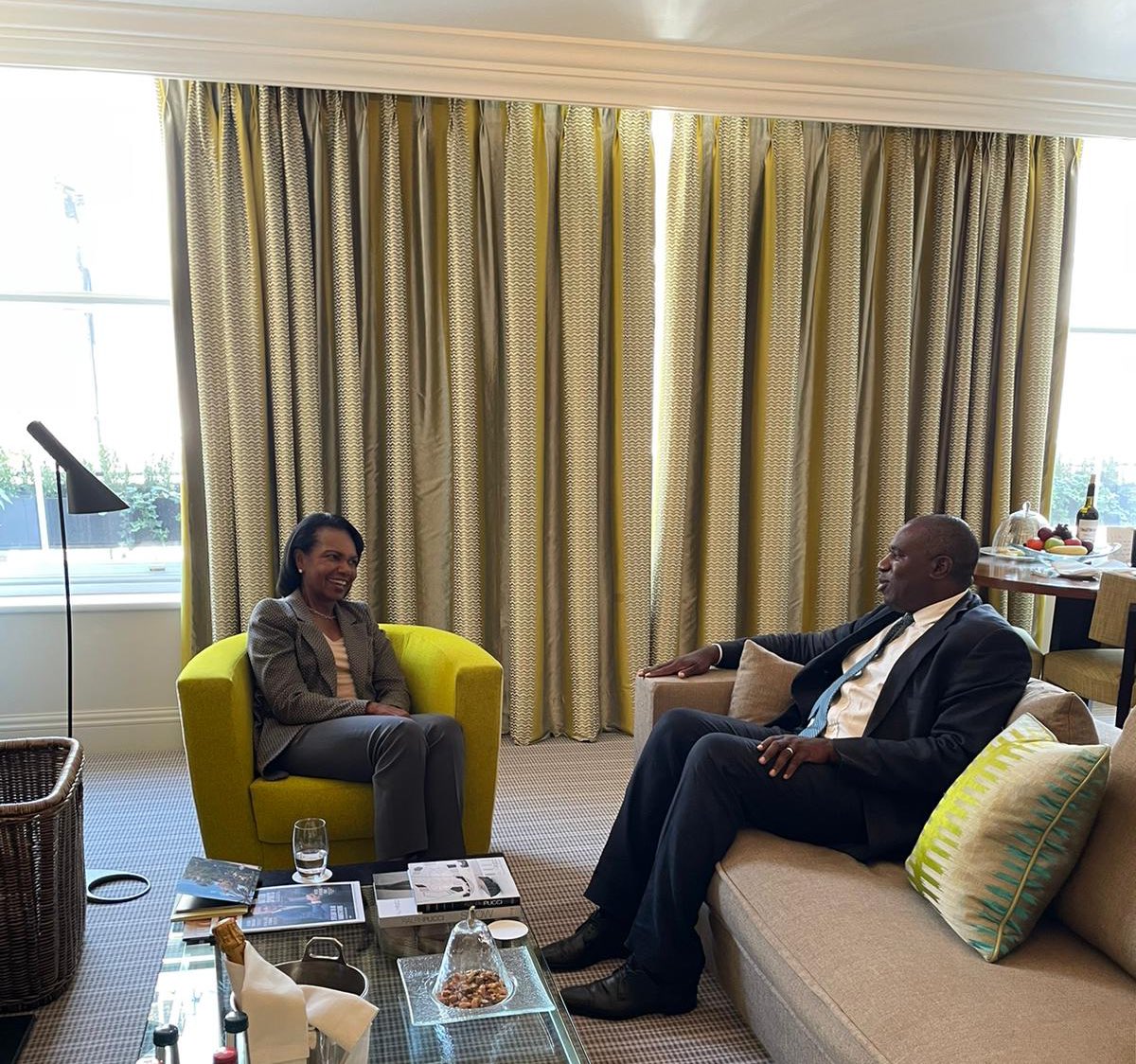 DavidLammy's tweet image. It was great to catch up with my friend @CondoleezzaRice to discuss China, Ukraine and the Global South at this moment of huge geopolitical change.