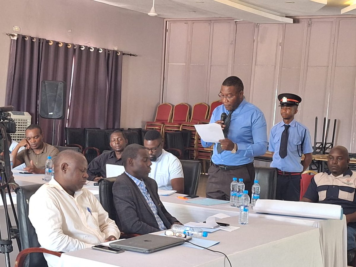 UNDPZambia's tweet photo. #AccLabZM is supporting the nationwide formulation of the Science, Tech & Innovation (ST&I) Policy by @MoTS_Zambia. At the Western Province Consultations, Acting DPS, Richard Mulwanda, shared GRZ's commitment to devising a policy that tackles the challenges of an evolving world https://t.co/C7SOod6qZO