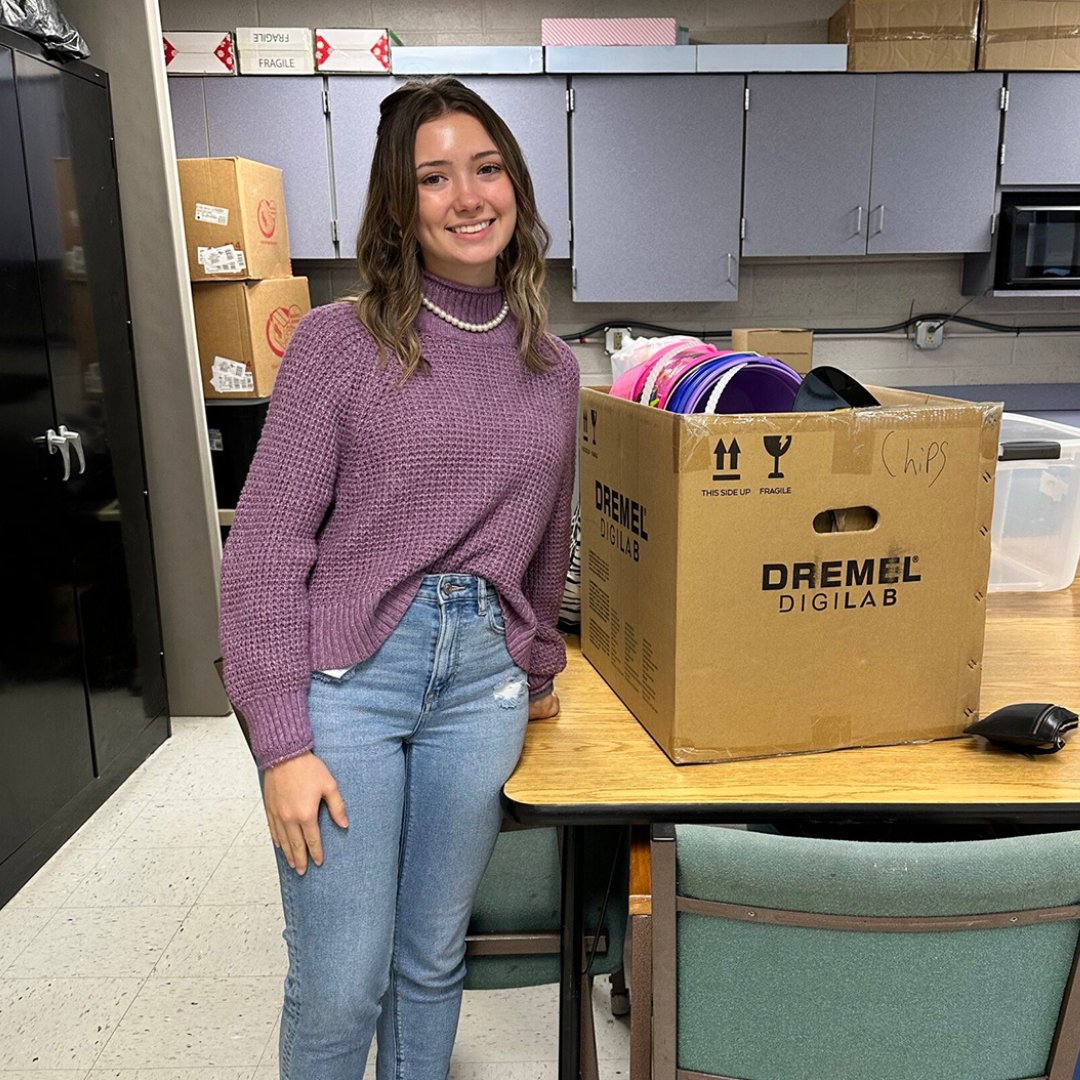 2022 Rogers Scholar Kinley Jones decided to complete, not one, but three separate community service projects. She planned an entire community service program, including a Halloween costume drive, a canned food drive, and stocked the food pantry.