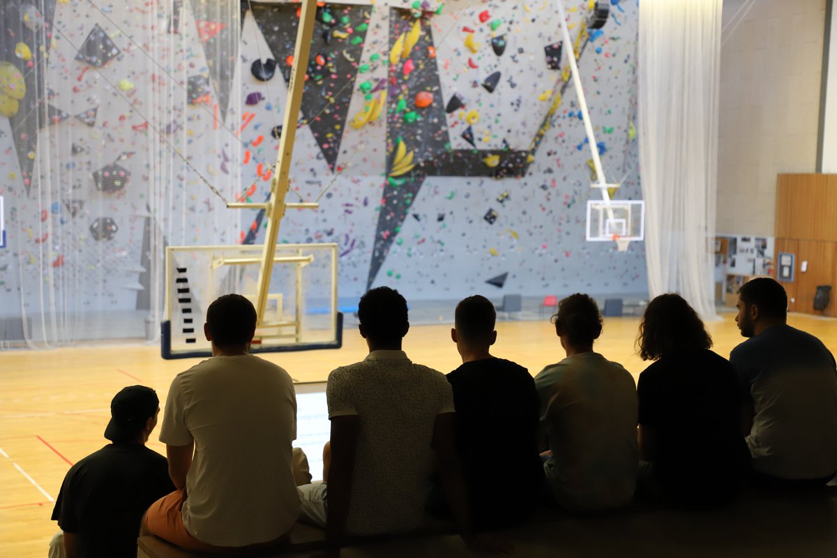 PolytechMars's tweet photo. A #PolytechMarseille lors de la semaine d'intégration, les nouveaux étudiants en cycle ingénieur ont l’opportunité de participer à un module d’ouverture basé sur la relation interculturelle.  
#MOUV #INTERCULTUREL #COHESION https://t.co/pFutnnsAa0