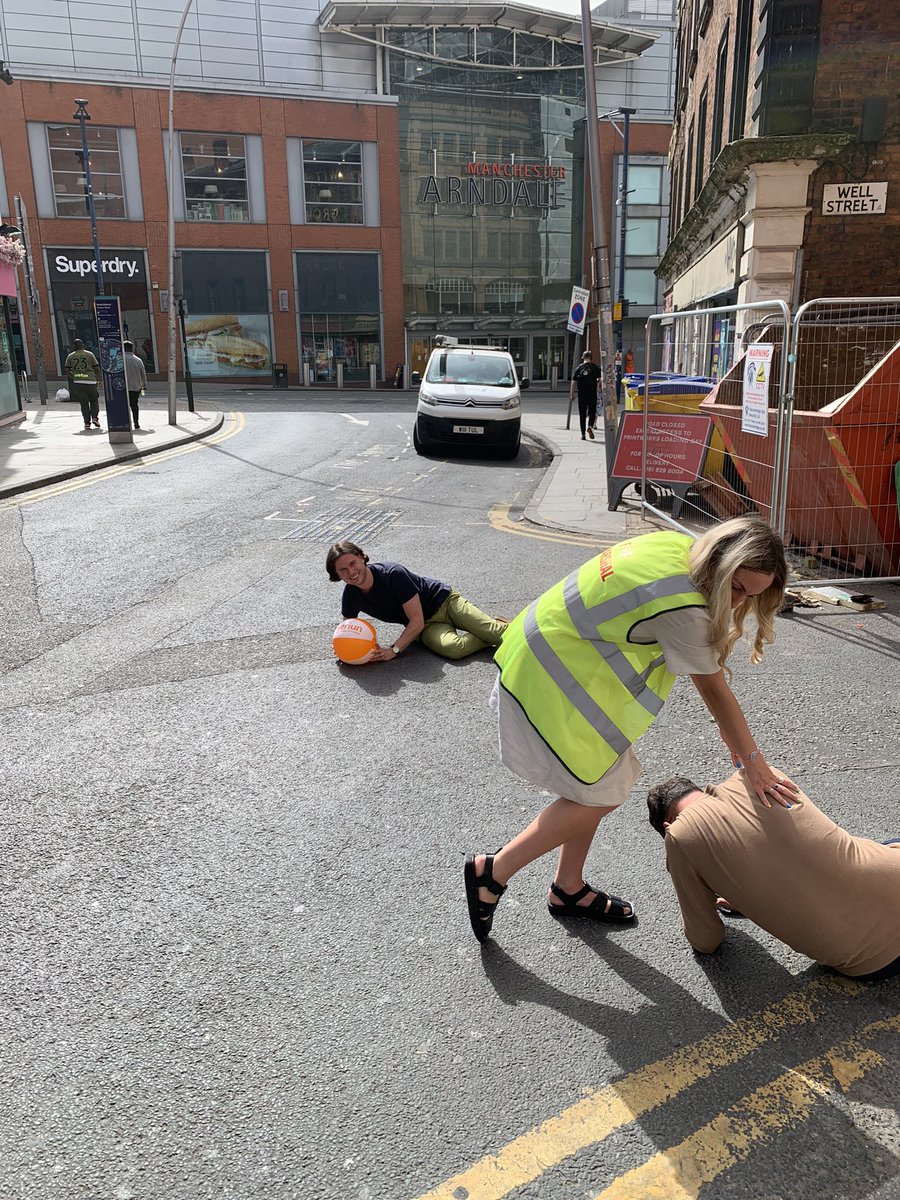 gmchamber's tweet photo. A late but great entry!

We’ve recreated an iconic Manchester photo for our @Seriun photo!

#Seriunsummer https://t.co/tY6FpZkCai