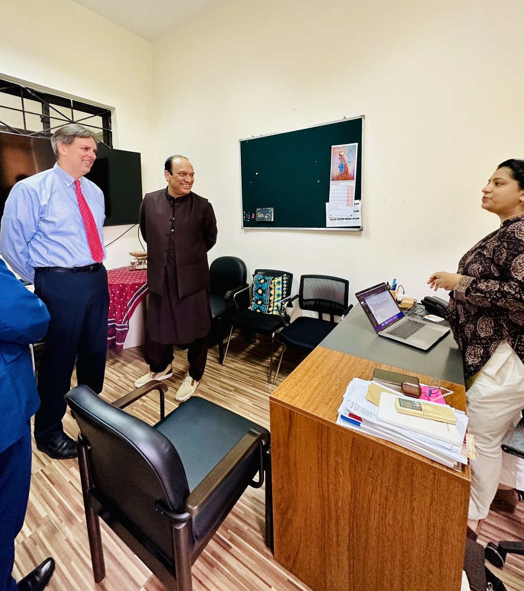 Head of USAID Health Program Pakistan, Mr. Bradely Cronk visited Health Services Academy