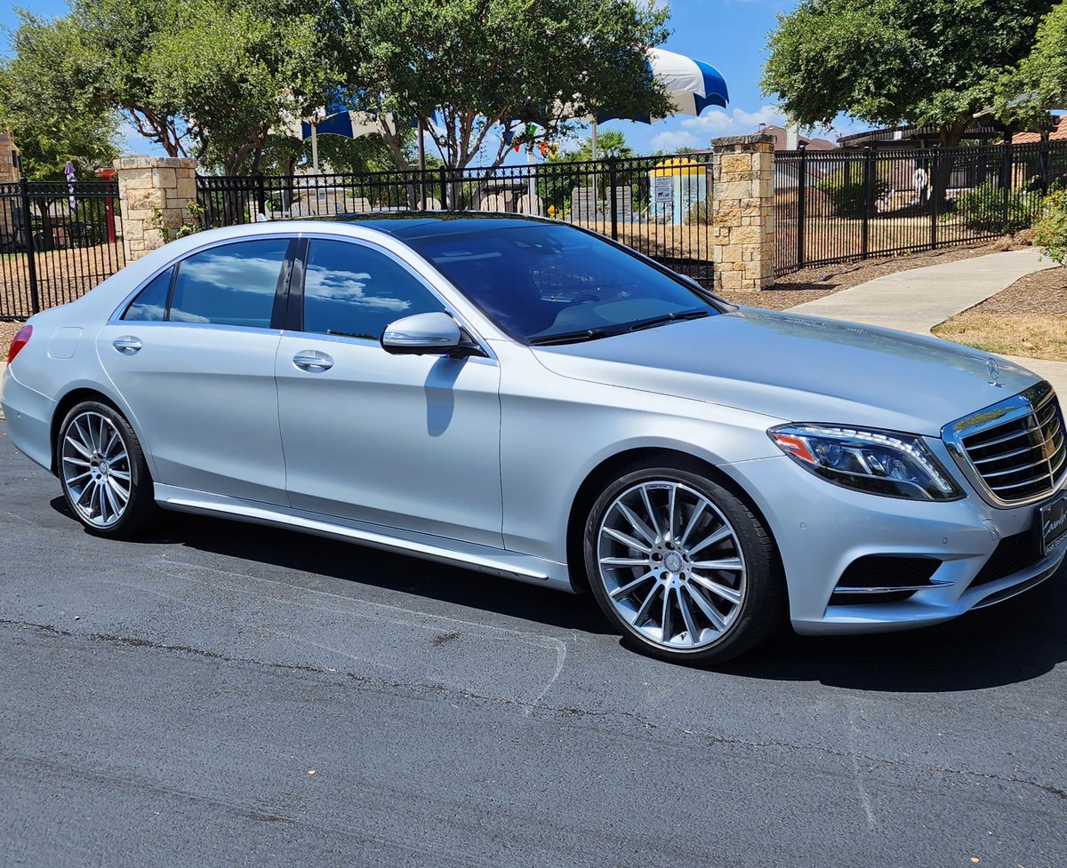 Went in for☢️radiation treatment for the tumors on my spine &amp; like a kid at the dentist getting a lollypop to make them feel better I decided to pick up car #12 to feed 1 of my 2 addictions💉(NFTs &amp; Cars)

Now, what nfts to grab🤔any thoughts?

#crofam #CronosChain #FuckCancer 🖕