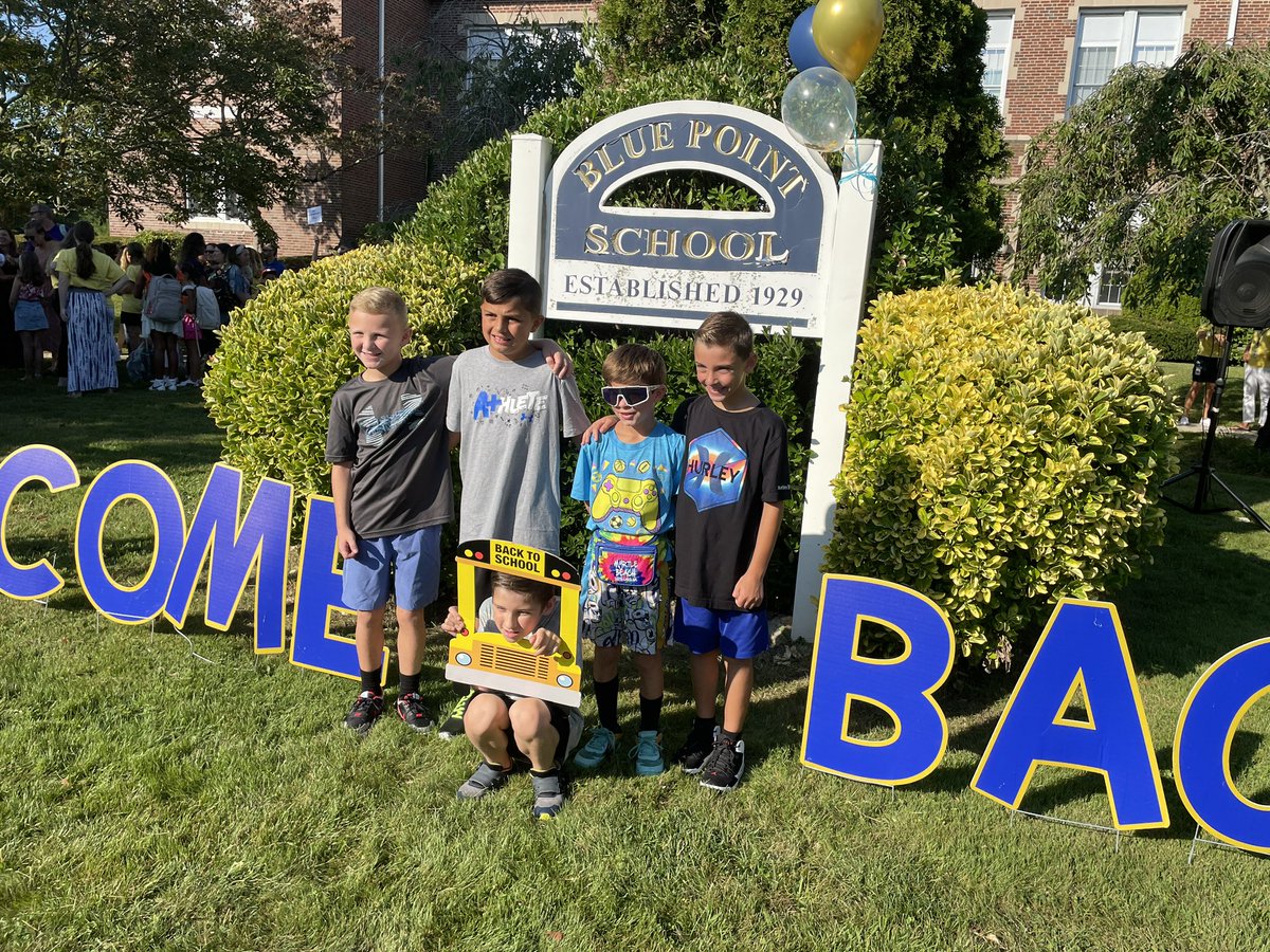 BPESchool's tweet photo. And we’re off… happy first day of school, BPE!  #BPERocks #belongbelievepossible https://t.co/vWtQD3jzRG