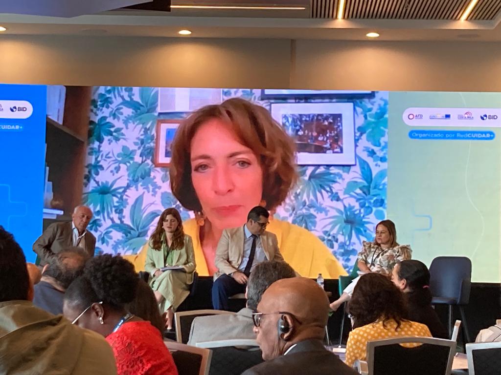 luciacirmi_'s tweet photo. Gracias @el_BID #RedCuidar @EUROsociAL_ por la invitación a presentar las políticas de cuidado que hicimos en Argentina.
#Art179 #Registradas #InfraestructuraDeCuidado https://t.co/xjjCNmmM0E