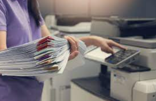 picardonhealth's tweet photo. « À part ma famille proche, celui qui connaît le mieux mon état de santé au Québec, c’est le gars du UPS Store ! » -- À quand la fin du fax ? par @ihachey https://t.co/Lh2j7DZHOi via @lp_lapresse #AxTheFax🪓📠 https://t.co/aSqOHlbDV7