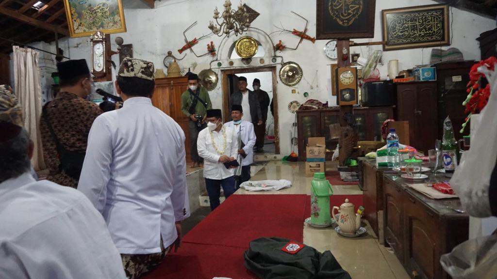 Fa_Iezah09's tweet photo. #GusIminJagaTradisi
#NapakTilasWalisongo

@cakiminNOW
@DPPPKB https://t.co/AcyUydcsQK