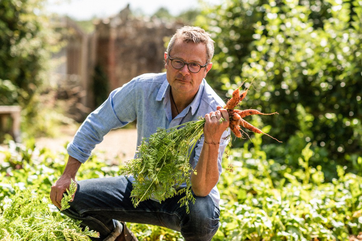 "With demonstrations from chefs including <a href="/HughFW/">Hugh Fearnley-Whittingstall</a>, food &amp; drink stalls and a Little Chefs’ Den for youngsters, there’s also a Smoking Lobster pop-up restaurant, masterclass kitchen and live music."🧑‍🍳

ℹ️Read about The Great Wight Bite: bit.ly/GWBSun
#IsleofWight <a href="/TheSun/">The Sun</a>