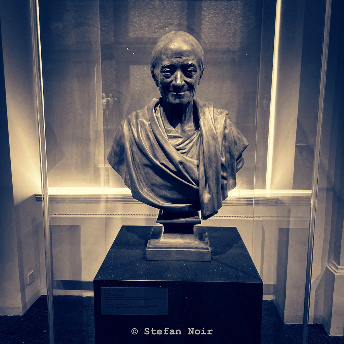stefan_noir's tweet photo. Impression: Voltaire - war auch in Gotha gewesen. - Candide sollte man auf jeden Fall gelesen haben. 

#SN #DichterAusKronach #DichterUndDenker #Kronach #DerFreytag #Voltair #Candide https://t.co/Tb3bVGtqpr
