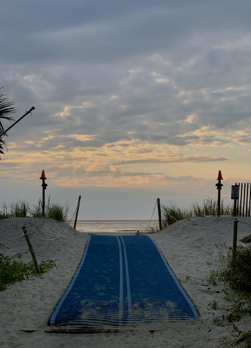 liz_july4th's tweet image. Early Sunrise #HuntingIsland #SC
