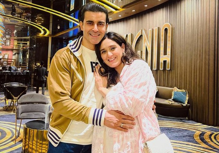 tellybuzzer's tweet photo. #SuperExclusive
#PankhuriAwasthy & #GautamRode REVEALS the names of their babies on the auspicious day of #Janmashtami !!
They named their baby girl Radhya and baby boy Raditya.
#PankhuriAwasthyRode #Radhya #Raditya https://t.co/FK9ivgIibt