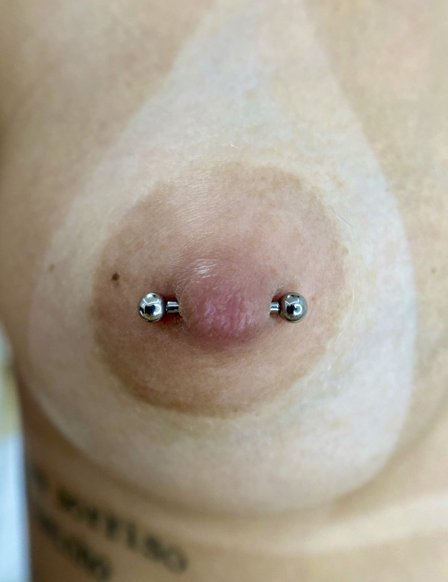 lolypiercer's tweet photo. Super gostosa em dose dupla 😮‍💨 

Mais um parzinho de mamilo adornados com sucesso! https://t.co/Tx8bqc4uki