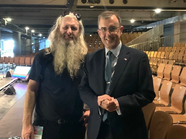 AusAmbVIE's tweet photo. A fine group of 🇦🇺academics & artists once more attended the @ArsElectronica Festival to showcase the best of Australian arts, science & digital media. We congratulated @RobinFox01 on receiving a special award & explored an innovative #oribotics installation by Matthew Gardiner. https://t.co/r38UvFoaFx
