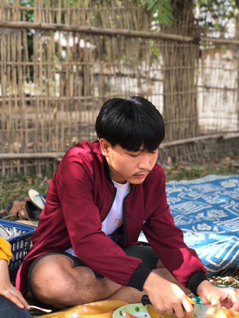 PhoneP95716's tweet photo. ຄັນສິມາຫາລະຮີບມາ ມັນສິເດິກ😁 https://t.co/HIApCZ5VGl