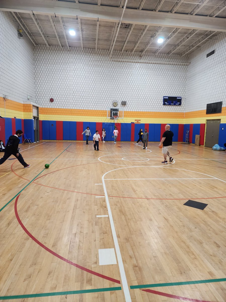 PrincipalWunder's tweet photo. In some school's Resource is just another class. At #CCB34, Library, PE, Art, & STEM are Essential!! @BaltCitySchools @SonjaSantelises @John_L_Davis_Jr @PlaceTos https://t.co/cQDd0HVt1j
