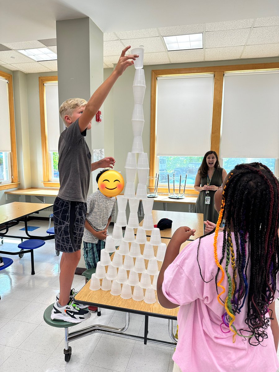 5H_Baker's tweet photo. On our second day of school, we met up with the other 5th grade classes to work on our engineering and perseverance skills! https://t.co/rCFNniOS4Z