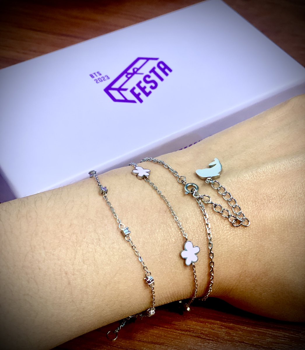 Thank you @cokodive the bracelets are very beautiful 💜😘 

#BTS10thANNIVERSARY #BTSFesta2023