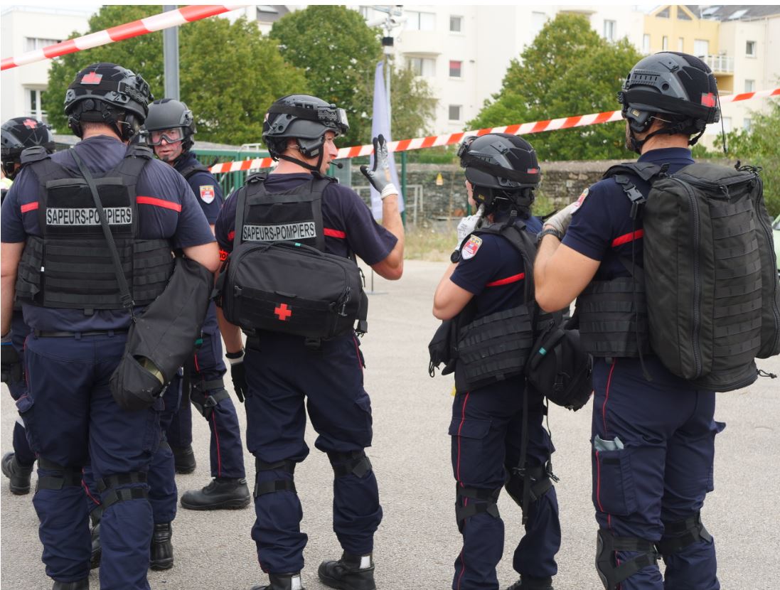 Prefet44's tweet photo. Retour en images 📸 sur l'exercice de sécurité avec une simulation d'attaque terroriste dans un tram-train organisé par @Prefet44 dans le centre de maintenance SNCF du Tram-train Doulon à #Nantes @PoliceNat44 @Gendarmerie @SDIS44
👉 https://t.co/fuaj7zwZx3 https://t.co/f68xptyUsf