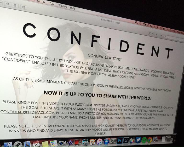 ryanblackoutt's tweet photo. Las cajitas con el #FindConfident revelando un snippet de cada canción en el album semanas antes del estreno. Se escondían en diferentes puntos de alguna ciudad. Incluía una USB y una hoja con el siguiente texto: https://t.co/LKfSPoQnAI