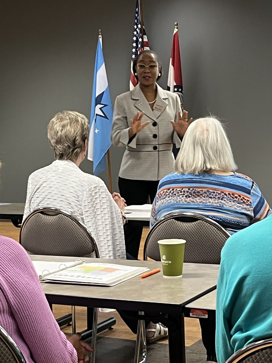 Give 5 class hearing from Councilwoman Monica Horton.  Thank you, Councilwoman, for your service to and passion for our community.  ⁦<a href="/SGFGive5/">SGF Give 5</a>⁩ ⁦<a href="/UWOzarks/">United Way Ozarks Region</a>⁩ ⁦<a href="/CityofSgf/">City of Springfield</a>⁩
