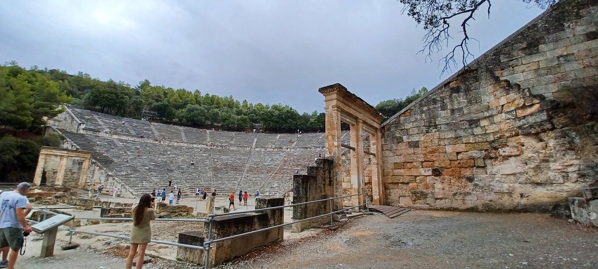 pilaraymara's tweet photo. #Corintio #Epidauro #Historia #Arquitectura #Teatro #Cultura #Matemáticas #Música #Grecia ❤️ https://t.co/PA0FaVeUq1