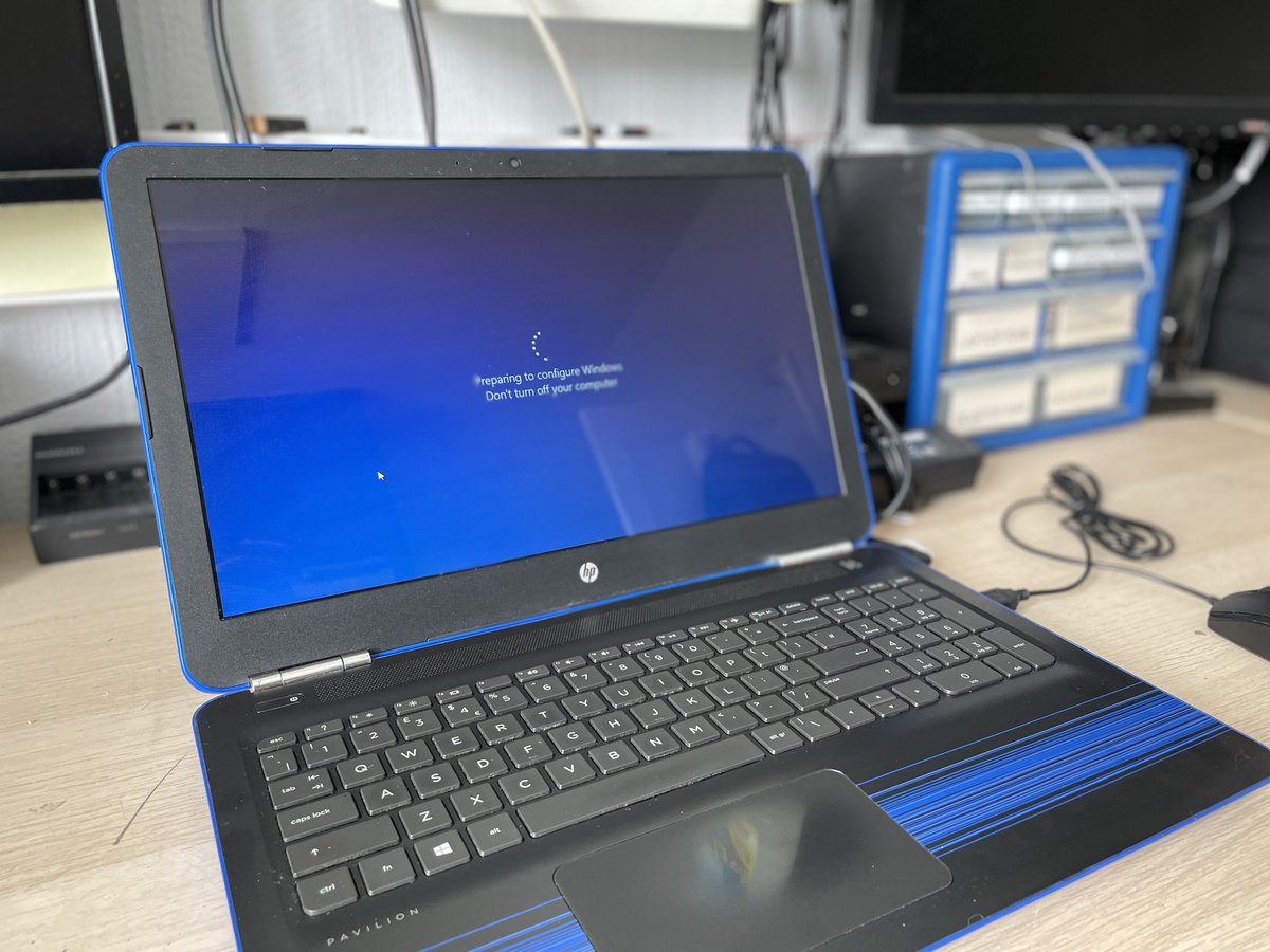 👋 👋 Our latest #refurbished offering - a HP Pavilion laptop (8GB RAM, 240GB SSD, Windows 10 Home) - available for £285! #SSD #smallbusiness #shopsmall #windows10 #refurbishedcomputers #localcomputershop #localcomputershop