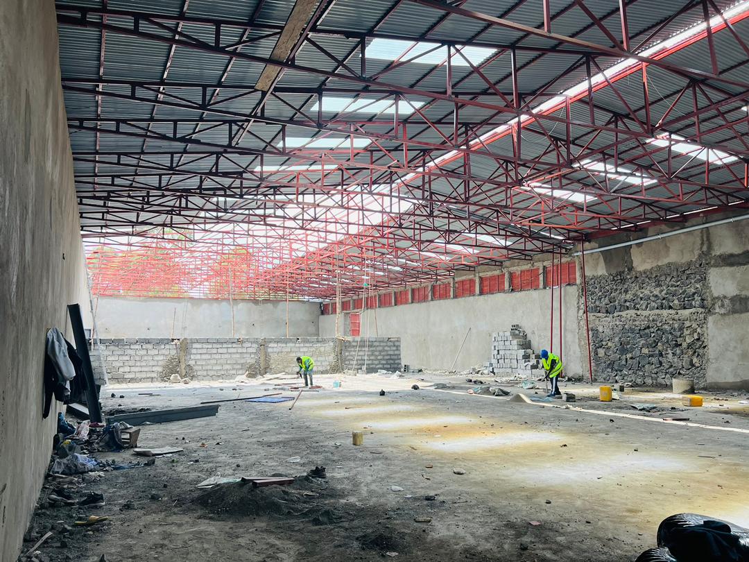 Bernard_bahati's tweet photo. Construction d'une nouvelle usine de notre société @OkapiAgro,

A Goma on se nourrit déjà bien avec #OKAPI_Semoule, il faut maintenant boire quelque chose.

Devinez notre nouveau produit, qui sera appeler #OKAPI... (un cadeau à gagner) https://t.co/2NceRAwxwf