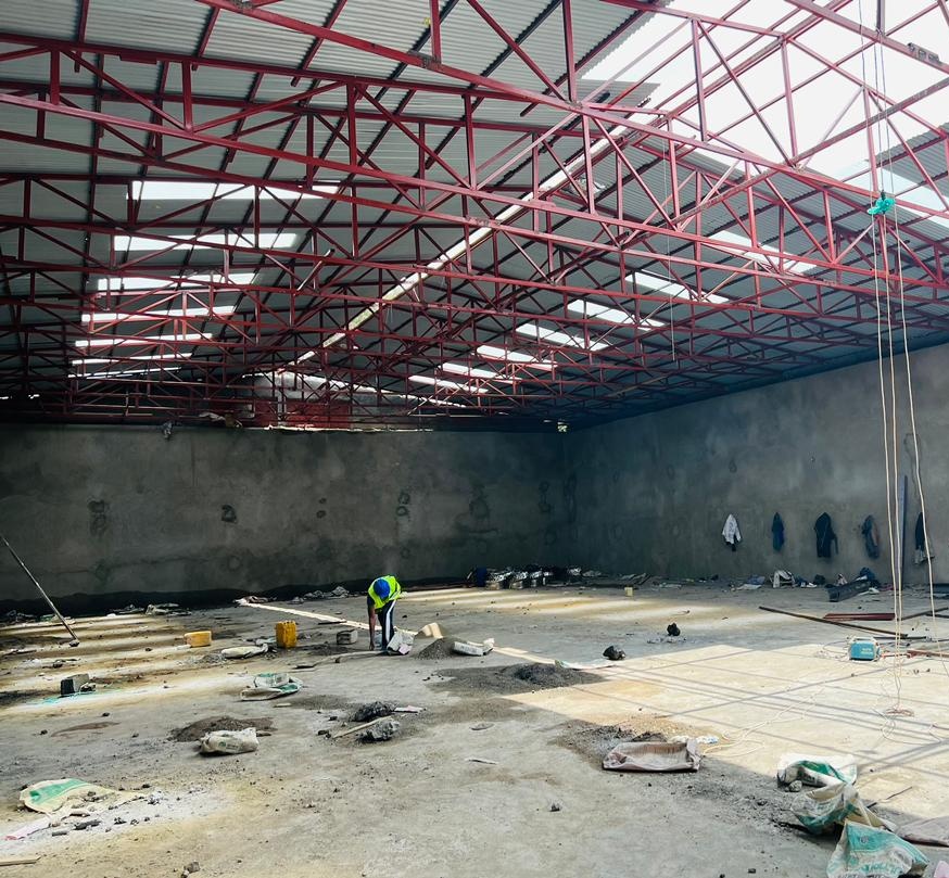 Bernard_bahati's tweet photo. Construction d'une nouvelle usine de notre société @OkapiAgro,

A Goma on se nourrit déjà bien avec #OKAPI_Semoule, il faut maintenant boire quelque chose.

Devinez notre nouveau produit, qui sera appeler #OKAPI... (un cadeau à gagner) https://t.co/2NceRAwxwf