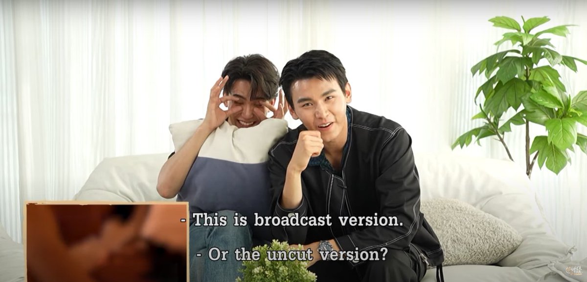 JaFirstFeri's tweet image. #JaFirst [ Reaction ] EP7 💚🧡
the NC scene  🫣
Jaju's comments are hialrious 5555 😮🫢🤭
And First's reaction is so funny 5555 🫣👀
#BeMineSuperStar #พี่พระเอกกับเด็กหมาในกอง