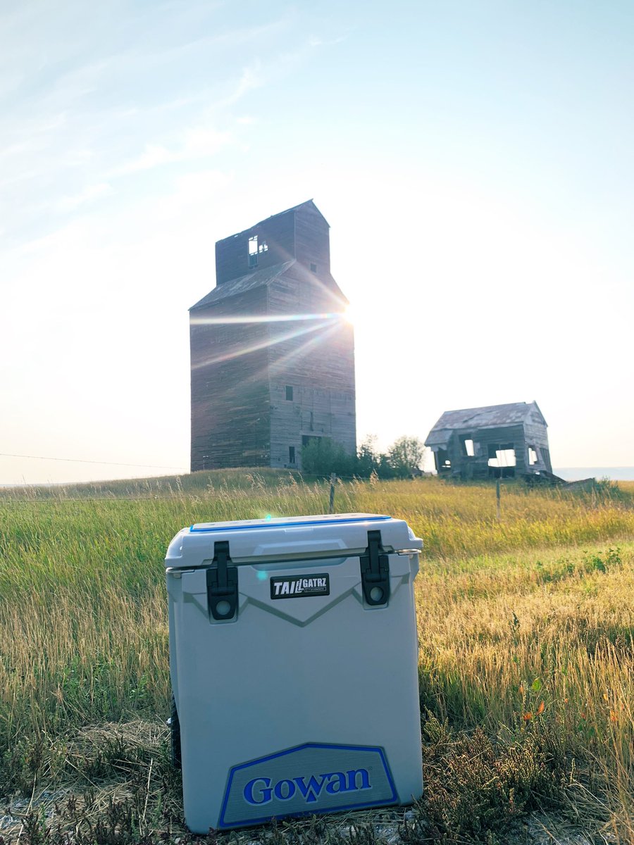 Tailgatrz Thursday! Like or RT to enter for this <a href="/gowancanada/">Gowan Canada</a> cooler  👇 - &amp; each post will have an #InsightFastestBurndown welding beanie winner 🔥 @TeamSASKGOWAN