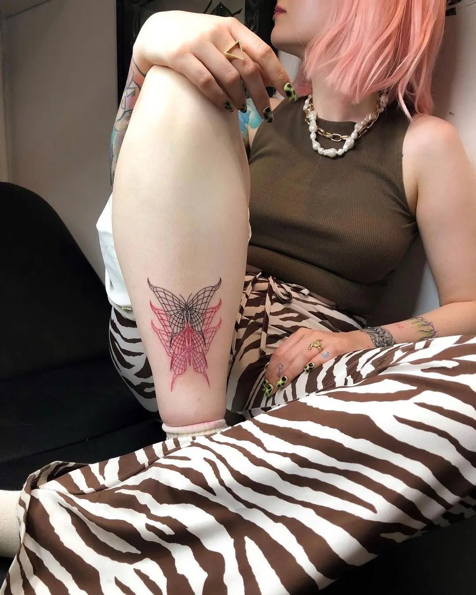 lalahell233's tweet image. Let's get a spider tattoo. #Tattooing hand #Darksystem #tattooing # Recommended tattoo pattern for girls