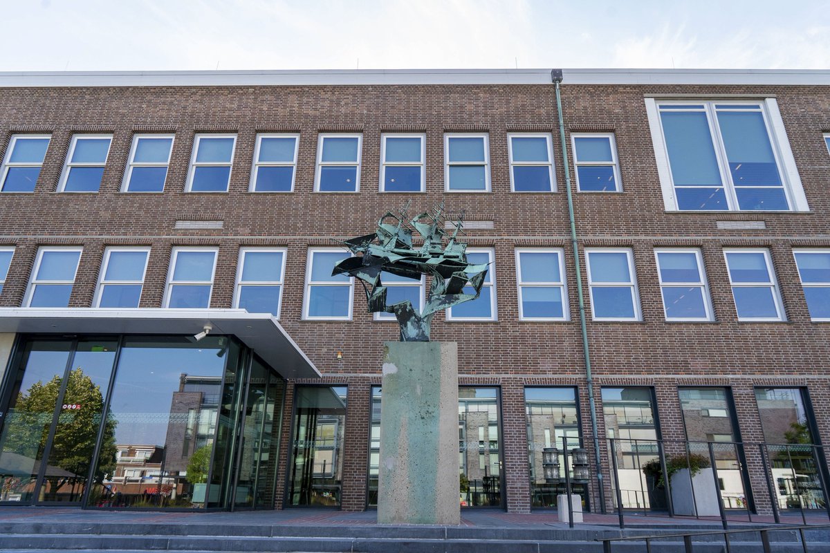 Meedenken over het gemeentebeleid? 💬 Kom op 16 september tussen 09.00-12.00 uur naar De Rederij. Er zijn activiteiten voor alle leeftijden. Ook kun je het concept uitvoeringsprogramma 2024 bekijken en hierop reageren. Kijk op alblasserdam.nl/dagvandedemocr…. #SamenZijnWeAlblasserdam