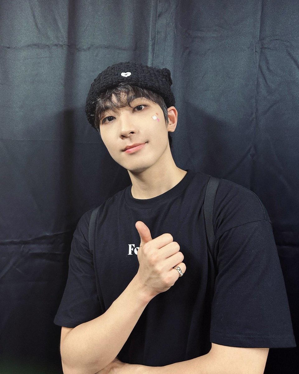 🐈‍⬛🤍
#SEVENTEEN 
#SVT_TOUR_FOLLOW 
#FOLLOW