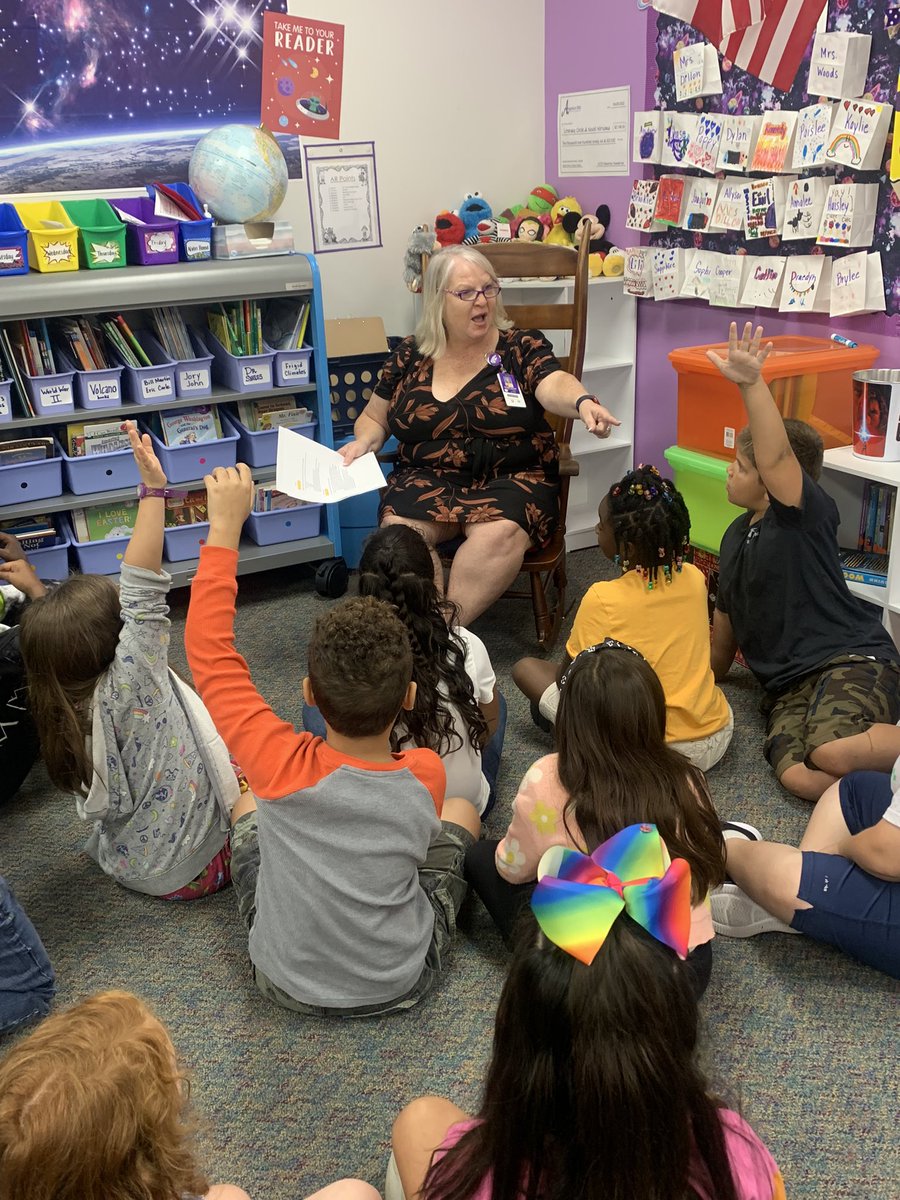 Susankay1001's tweet photo. Escaping the cave! Mrs. Dillon’s 3rd graders use a lesson from Capturing Kids’ Hearts to explore character traits after reading “Cat and Rat”. @Central_AISD #CKH #AchievingExcellence #CentralElementary https://t.co/LmMwZJoRrj