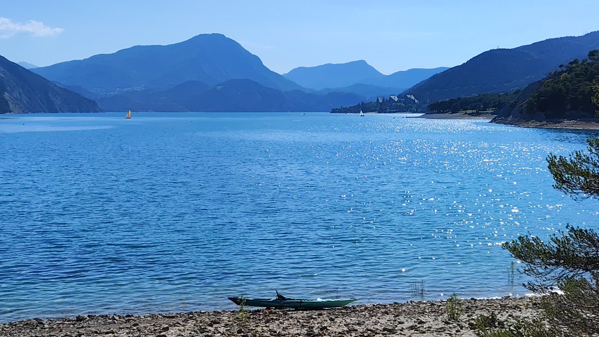 Enfin du calme. Le bonheur après un mois août animé par les feux de forêtsss. 28°pour air 22° pour l'eau. <a href="/SPtourisme/">Serre-Ponçon</a> <a href="/hautesalpes/">Hautes Alpes</a>