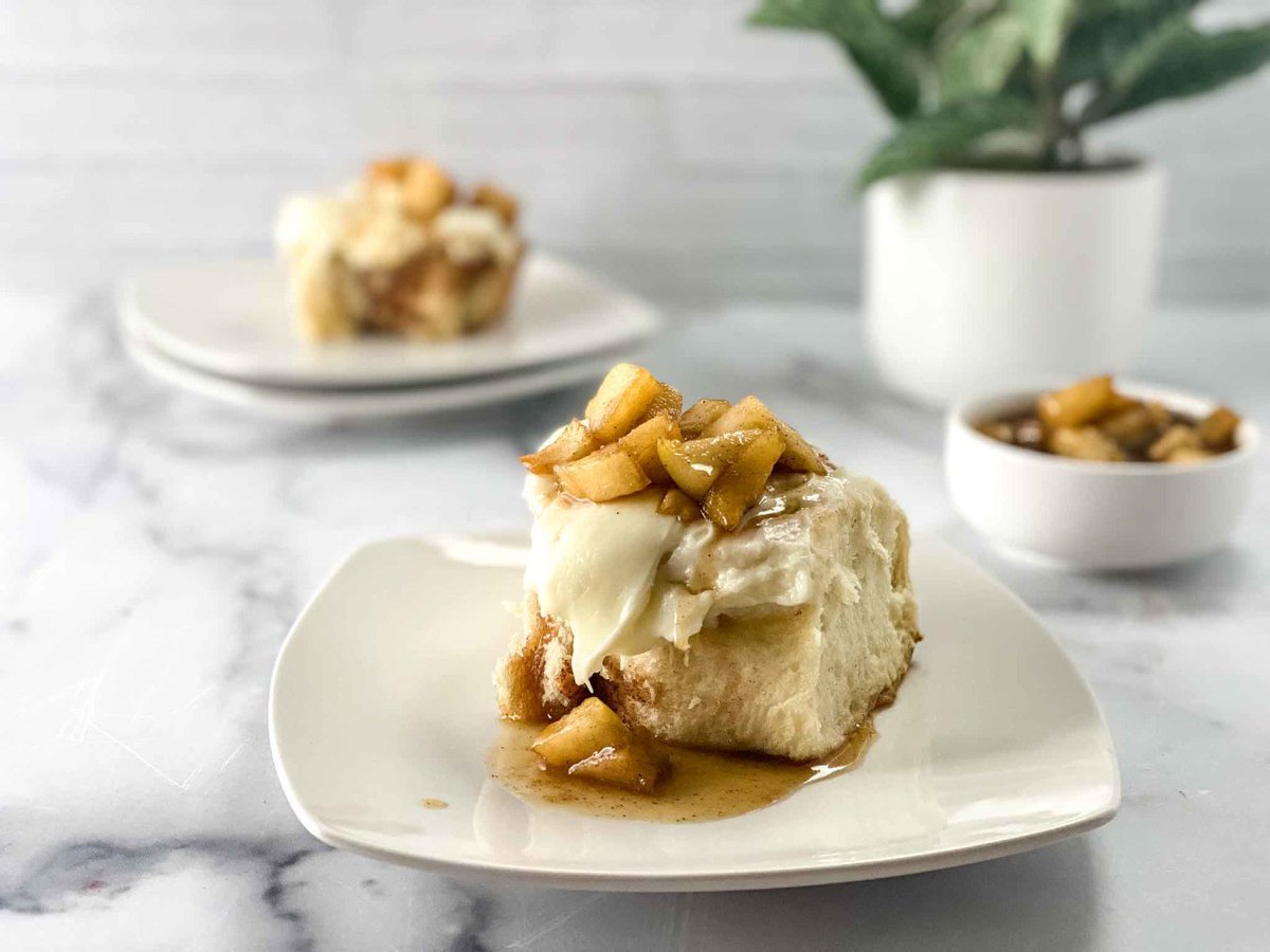 BklynActiveMama's tweet image. Love apple pie? You'll love these Apple Pie Cinnamon Rolls made from scratch!

Apple Pie Cinnamon Rolls From Scratch - brooklynactivemama.com/apple-pie-cinn…   

#applepie #applerecipes