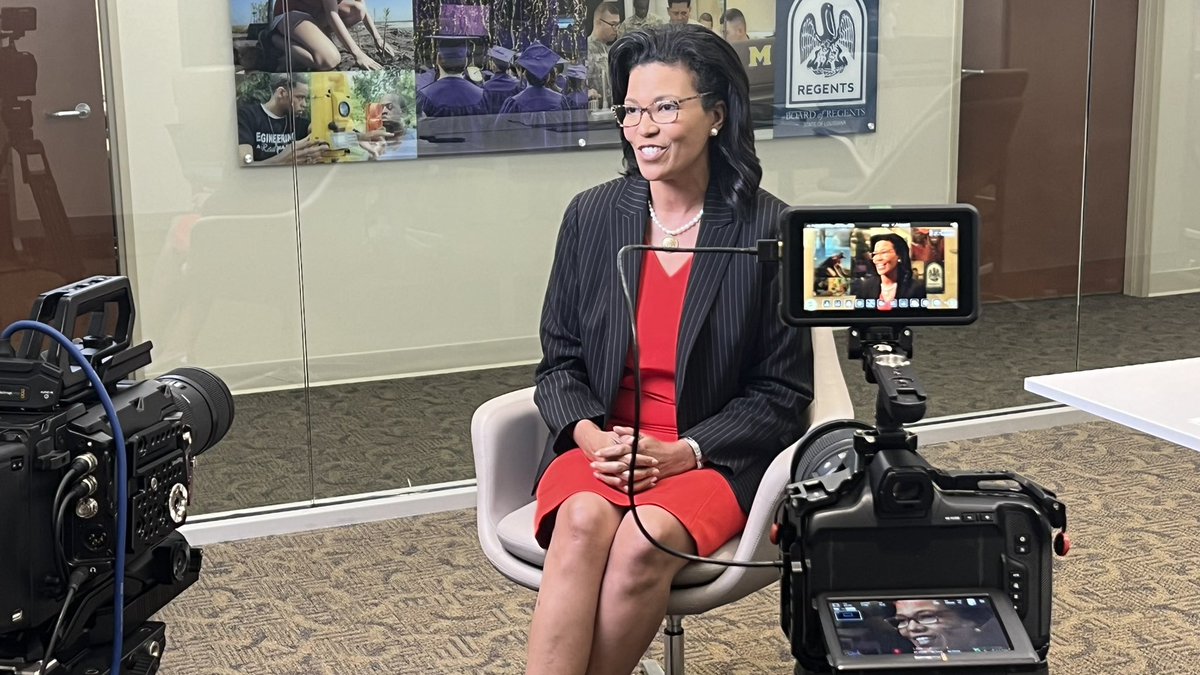 LA_Regents's tweet photo. Later this month, @MyBRCC is celebrating its 25th anniversary along with the investiture of Chancellor @DrWillieESmith1.

@KimHunterReed sits down with @feigleycomm for a video that will be played later this month at BRCC’s celebration.

#LaProspers #TalentLivesHere https://t.co/9CrljLBRIw