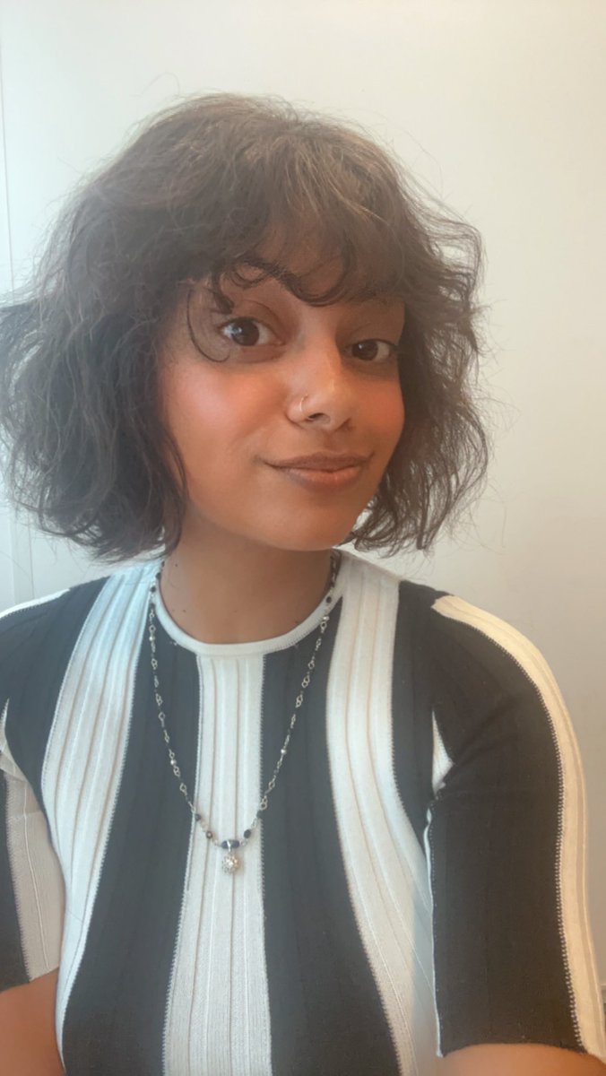 Vandaag wordt <a href="/markrutte/">Mark Rutte</a> verhoord in de parlementaire enquête fraudebeleid. Ik kan er helaas niet live bij zijn omdat ik tot middernacht aan het werk ben. Maar ik heb me toch maar verkleed als mn zwartgelakte caf dossier van het #toeslagenschandaal