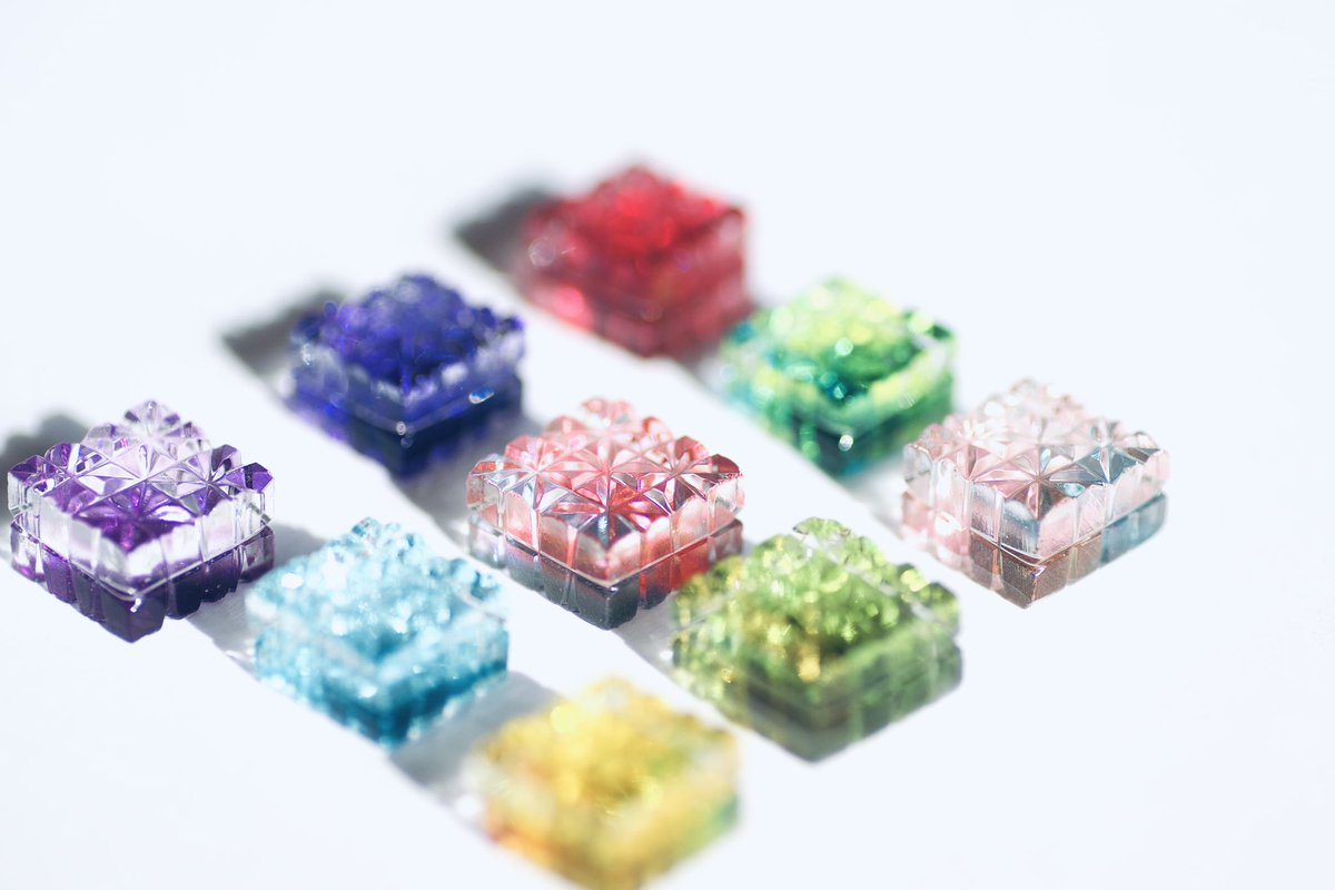milleglass's tweet photo. アンティークガラス×切子

めちゃめちゃ綺麗なのでぜひたくさんの方に見ていただきたいです…💫

 #生で見てほしい私の作品 https://t.co/q6f76wiUwg