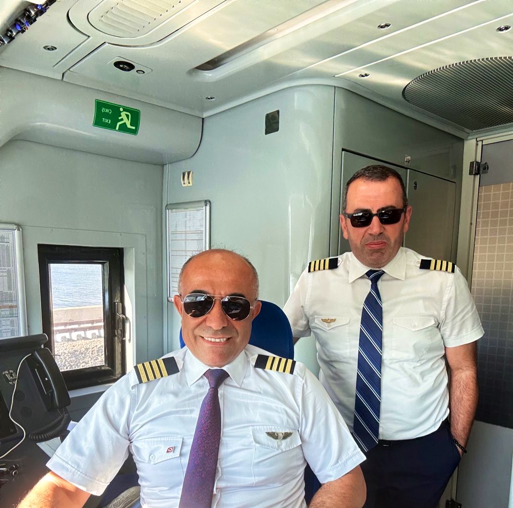 seyit_sahinkaya's tweet photo. #machinist #machinistlife #traincaptain π¨ββοΈ #highspeedtrain π #caftrain #siemensvelaro π
#travel #istanbul #ankara #withoutcoffee βοΈ #covid19TRπ¦ #captainlogbook π #keeptomemories π #seyitsahinkaya @karabulutferhat https://t.co/pQ6cHaLX21