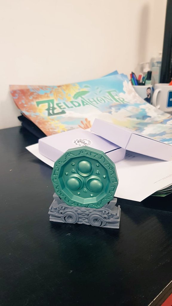 NineStoreFrance's tweet image. Les médaillons et les posters sont arrivés en avance dans notre atelier, notre équipe est sur le front des envois !
P.S. : tous les médaillons ne sont pas encore arrivés certaines commandes seront traitées la semaine prochaine ne vous inquiétez pas si vous n'avez pas de nouvelles