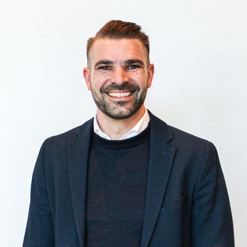 Julien Hellebrekers nieuwe directeur KCC bij Olympia
Hellebrekers is afkomstig van Teleperformance, waar hij onder meer Director Talent Acquisition &amp; Talent Onboarding was. 
ziptone.nl/nieuws/julien-…