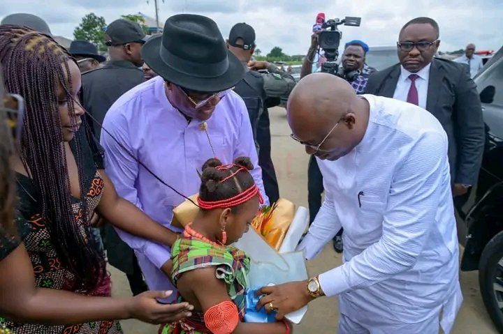 DivineEkechukw8's tweet image. Today, Gov. Sim Fubara, flagged-off the Elelenwo Internal Roads and hopeful in the next six months he shall return to commission the project. 

#TheWorkingSim
