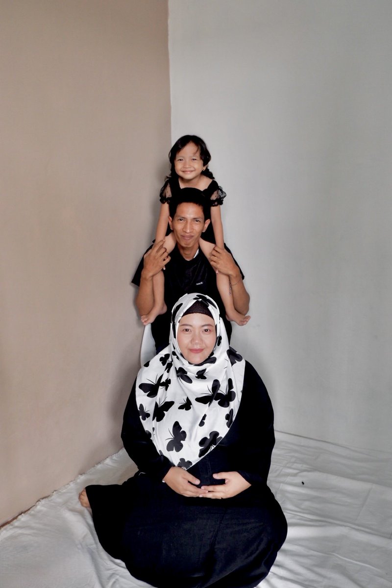 ayudiaayaa's tweet photo. Maternity shoot, Alhamdulillah 🖤 https://t.co/jKA6cDCdqF