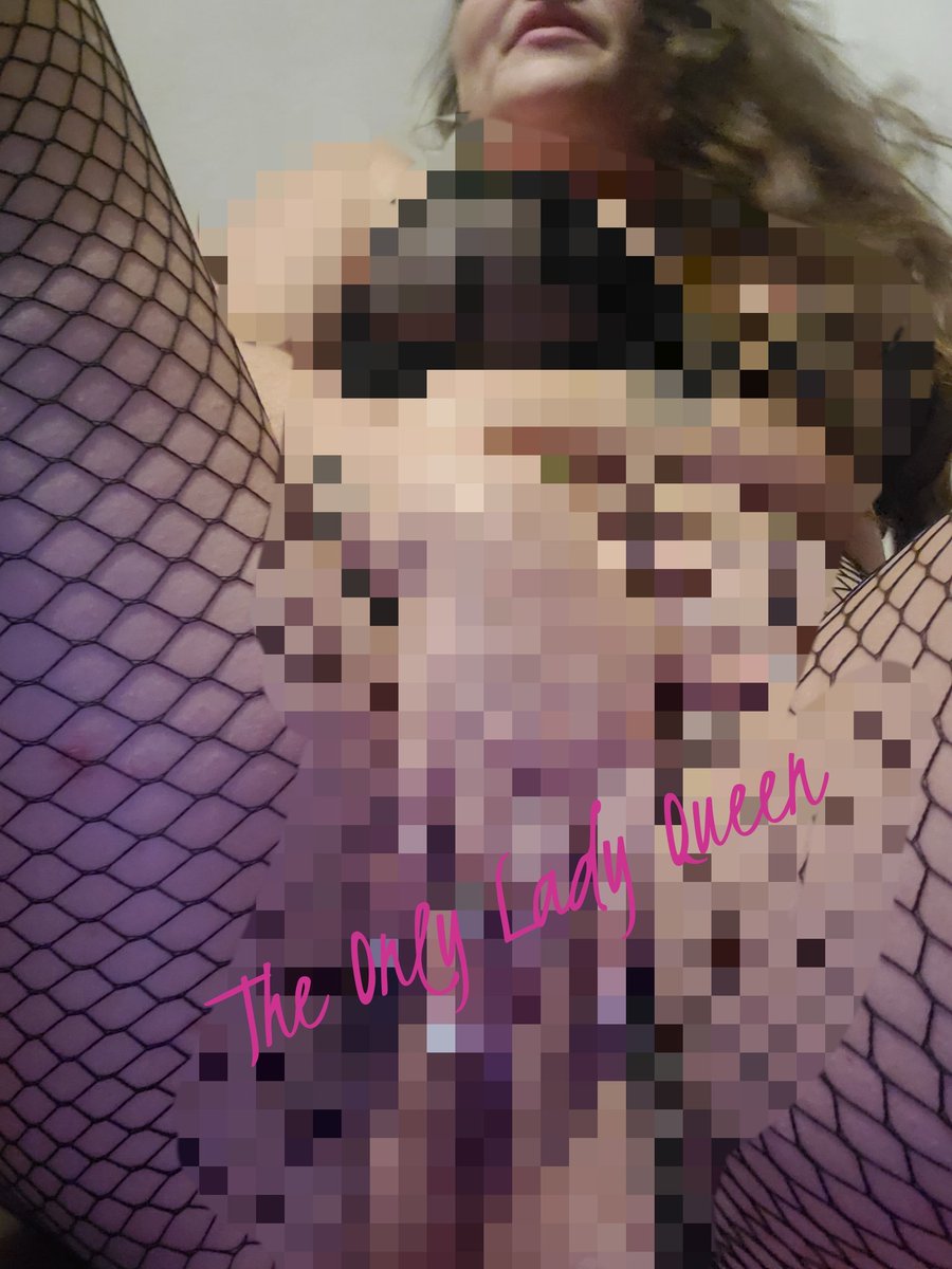 OnlyIsback's tweet photo. Even my pixels make you weak.

Findomme• Findom Queen • Pixelated • drool worthy • verified • https://t.co/CF79FdoP4c