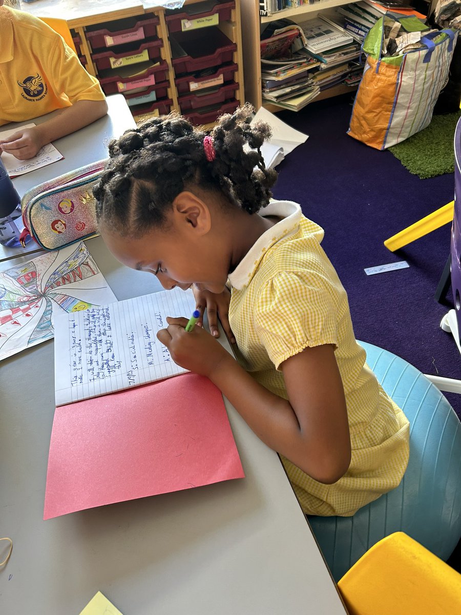 HeadLHS's tweet photo. Flexible seating in year 5 is supporting our children make decisions about how they learn best #collaborativedecisionmaking is the way @MrsGossLHS @LHS_Watford https://t.co/hUfs6rkEAW