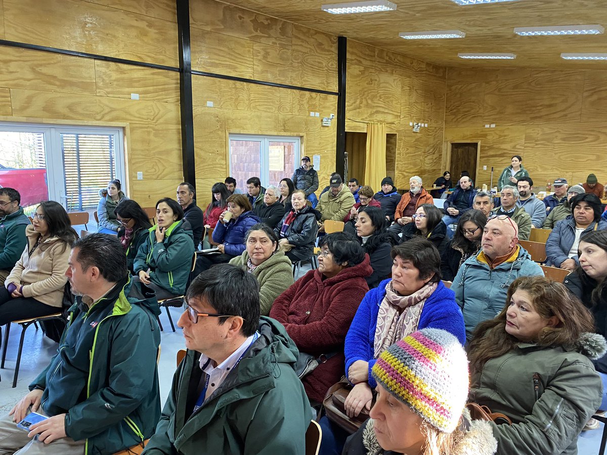 INIA_Chiloe's tweet photo. Esta mañana, nos encontramos con agricultoras y agricultores de la comuna de Ancud, en seminario; “Identificación de plagas subterráneas en praderas y su manejo preventivo". @MinagriCL @MinagriLosLagos @IndapLosLagos @inia_remehue @iniachile @INDAP_Chile @muniancud https://t.co/Cf24vAy6Zg