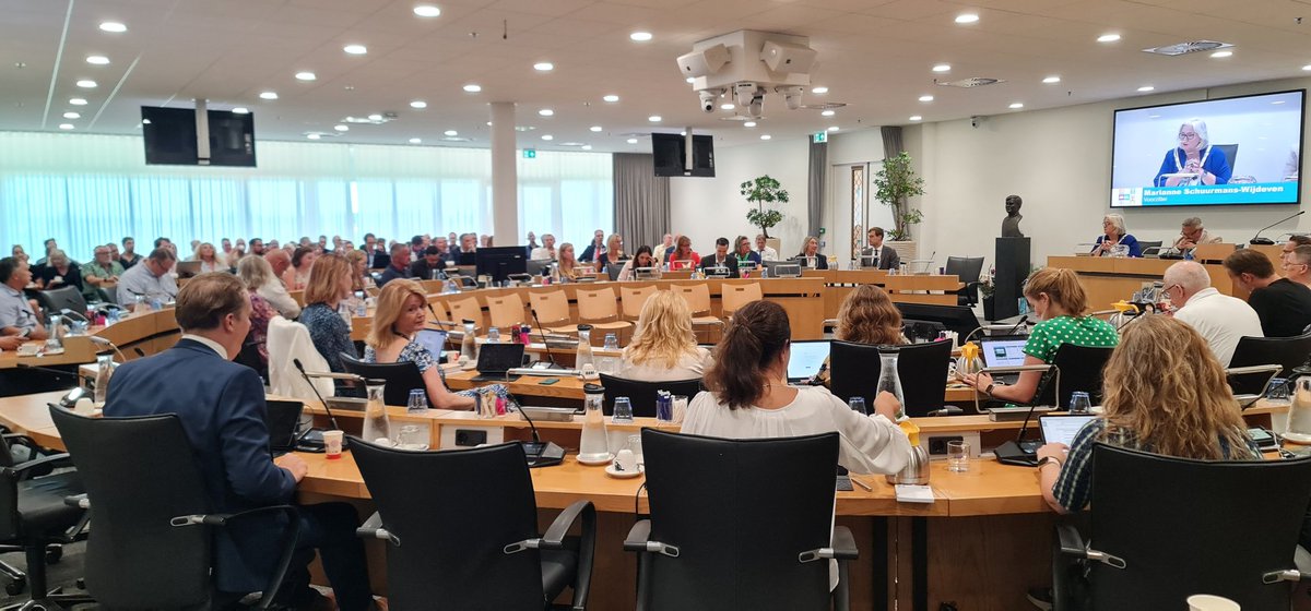 Het nieuwe politiek gaat nu van start! #raadsplein volg het live: gemeenteraad.haarlemmermeer.nl