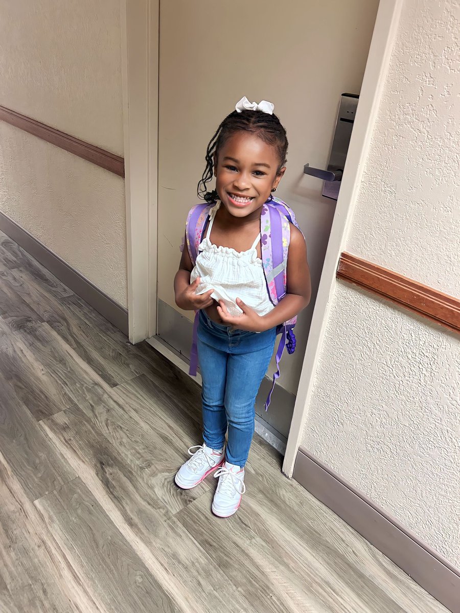 sesepoppa's tweet photo. Another Day, Another Beautiful Smile🥹 #OffToSchool #MySmartyPants https://t.co/xjv05t65uT